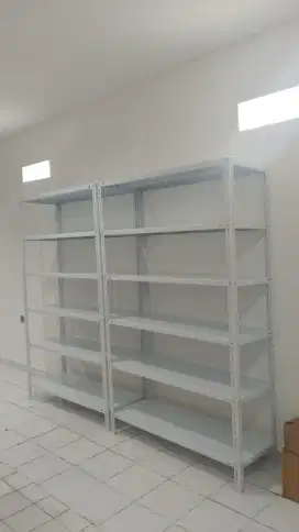 Rak siku lubang