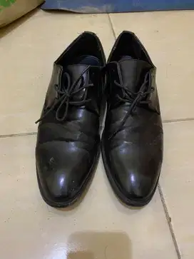 Dijual sepatu pantofel size 45 dioruci