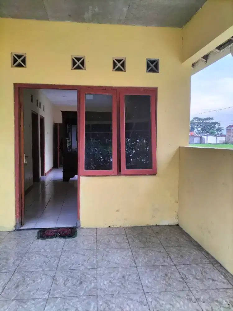 Dikontrakkan rumah dekat stadion sultan agung