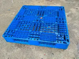 Jual palet plastik bekas kondisi 90%