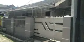 DISEWAKAN RUMAH 3KT 2KM PERABOT LENGKAP LOKASI STRATEGIS DAN NYAMAN