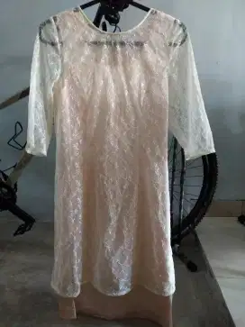 Dress brukat peach