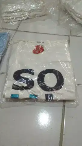 Baju couple, kaos putih, lengan panjang dan lengan pendek.