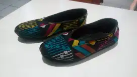 Sepatu Santai motif Bali size 37