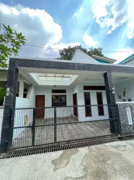 Di Jual Rumah Cantik, Pekayon Jaya, dekat Galaxy , Bekasi Selatan
