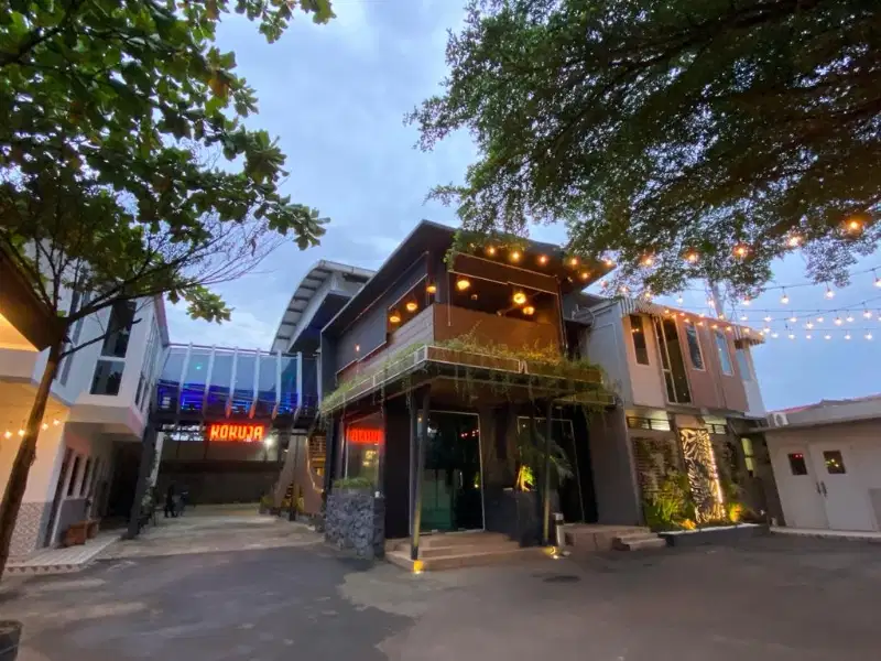 Jual tanah dan bangunan ex Cafe pinggir jalan Narogong , strategis