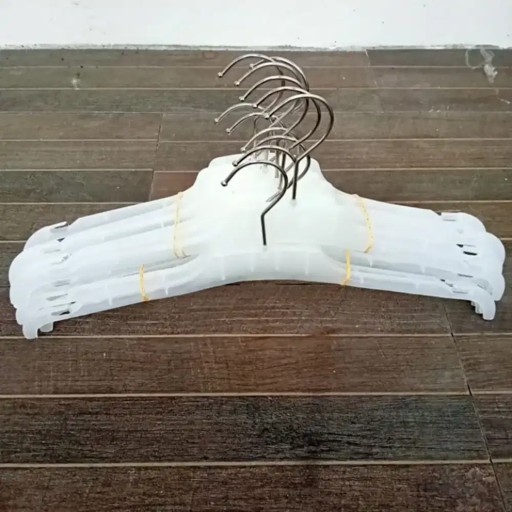 Hanger plastik murah