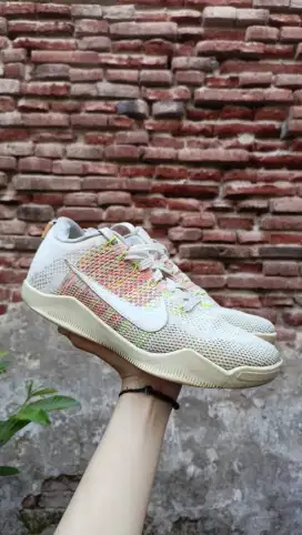 Sepatu basket Nike Kobe XI Elite Low 4KB White Horse