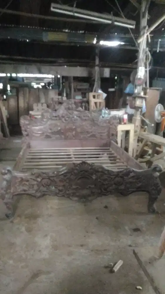 Tempat tidur / dipan jati ukir lawasan