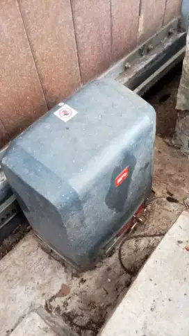 Pintu garasi, grade door, pintu pabrik, pintu gudang, pintu industri