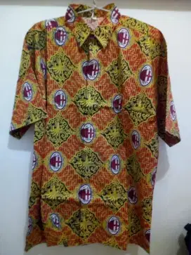 Kemeja batik lengan pendek motif A.C Milan