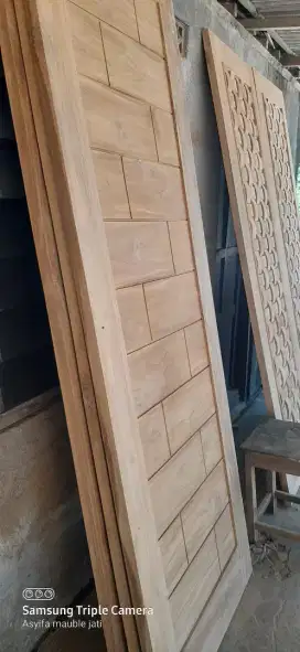 Pintu kamar kayu jati