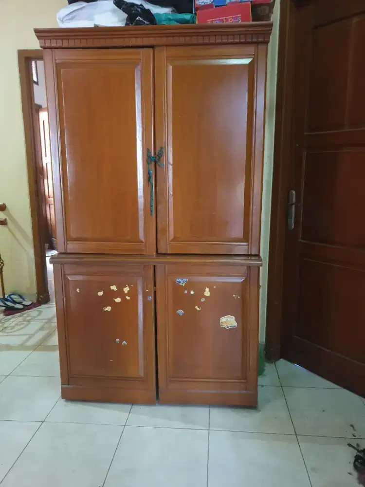 Lemari komputer