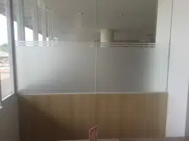 PASANG STIKER KACA RUKO