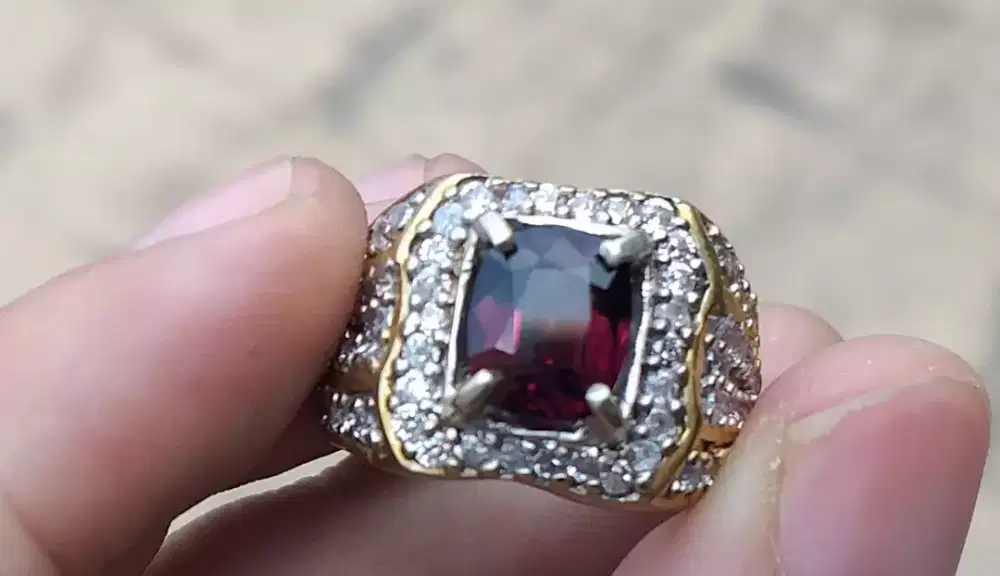 Dijual vivid purple spinel 2.79 crt