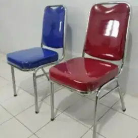 KURSI BESI ARVINA WARNA MERAH DAN BIRU