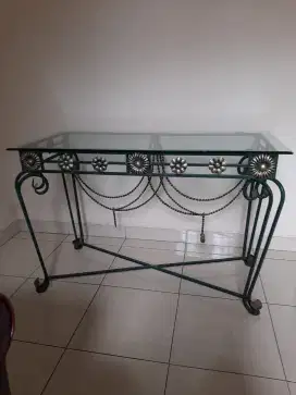 Meja Konsol Hias Pajangan.
