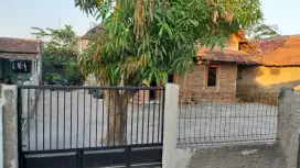 DI JUAL RUMAH KAMPUNG NYAMAN DAN STRATEGIS