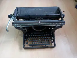 Mesin Ketik Kuno / Vintage / Jadul Underwood (USA)