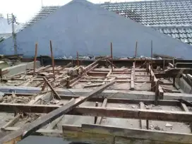 Renovasi rumah bongkar atap lama pasang baja ringan atap genteng metal