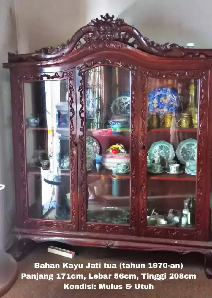 Lemari Antik Jati Tua Jepara