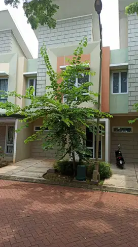 Di jual termurah Rumah Arcadia Village, Gading Serpong. Tangerang