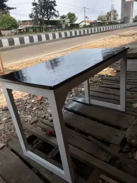 Meja kafe jati Belanda
