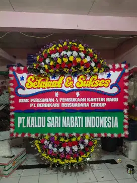 Ciptakan Keindahan dengan Karangan Bunga Papan yang Terbaik dari Kami