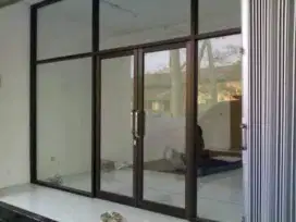 Pintu kaca aluminium