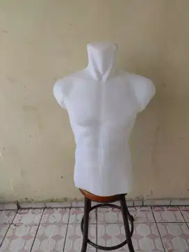 Patung Baju Pria dan Perempuan Setengah Badan