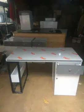 Meja kantor ukuran 120x 60 x75 + Laci + 1 pintu + laci CPU (custom)