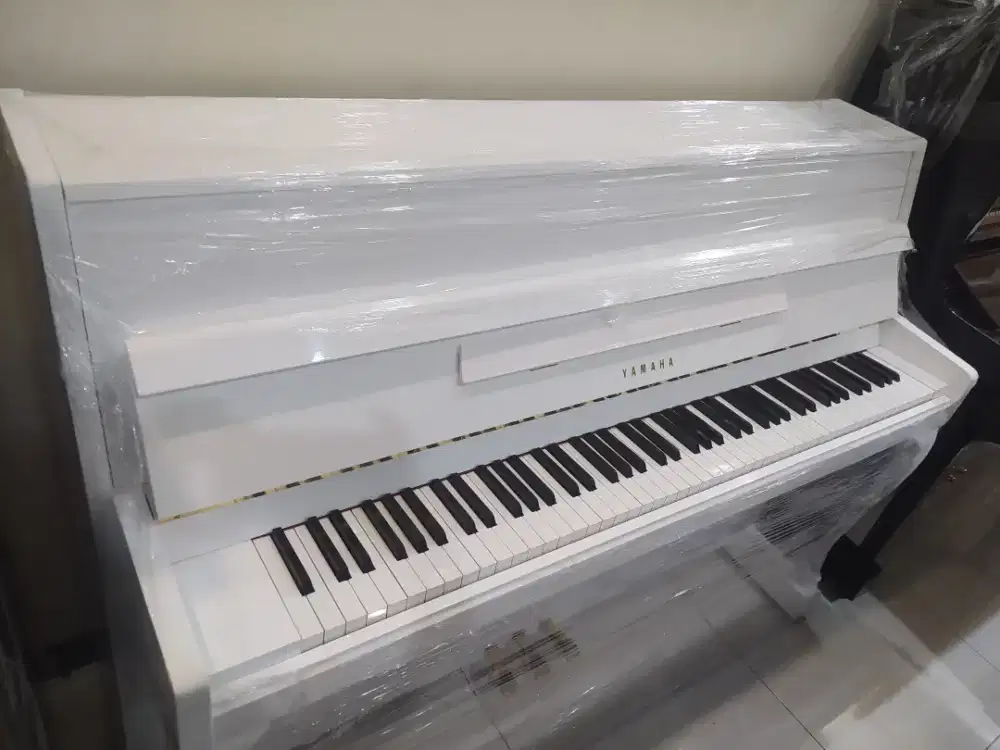 Piano Yamaha LU white Jepang