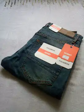 Skinny jeans PULL&BEAR retro. COD Jakarta dan sekitarnya.