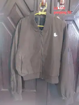 Jaket bomber branded