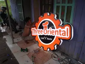 Neon box papan nama