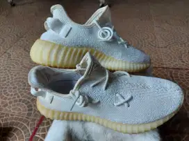 Sepatu Adidas yeezy 350 v2 cream