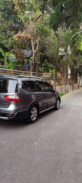 Nissan 2013 Grand livina X gear facelift
