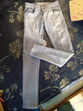 Celana jeans slim fit