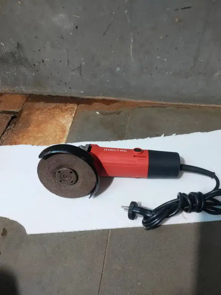 gerinda tangan5in maktec mt963