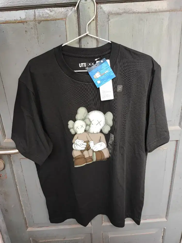 T-shirt Uniqlo UT x KAWS Father and Son