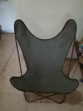 2 kursi malas dari besi Baja. Barang vintage