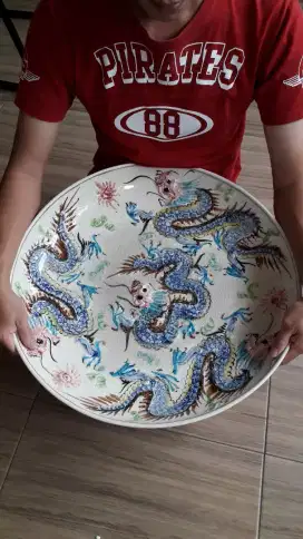Mangkuk piring Naga lawas