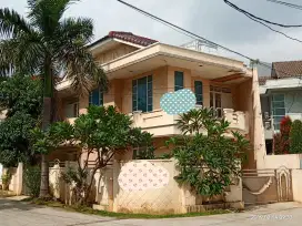 Dijual rumah Green Garden 198m2 Hoek ngantong lokasi oke strategis BU