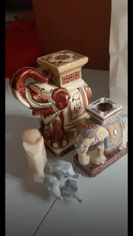 Dijual pajangan gajah2 antik