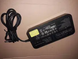 adaptor /charger asus 19v  6,32A ori bekas bagus