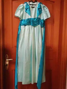 Gaun Elegan White & Blue Berpita