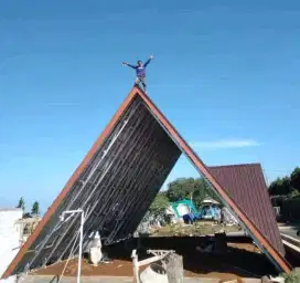 Bajaringan atap genteng metal pasir