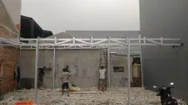 Permisi bapak  ibu kami dari jasa tukang bangunan.