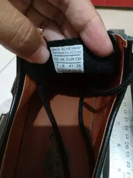 Sepatu Kulit Baru Dr Martens Low Boots