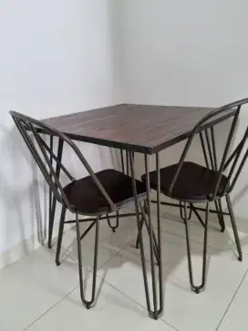 Set Meja Makan Dan Kursi